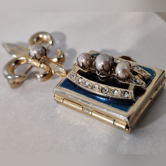 Vintage 4-Photo Locket Victorian Style Chatelaine Brooch - Picture 2 of 16